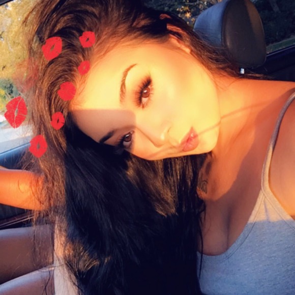 Meet your Posher, Julianne - Picture 1 of 1